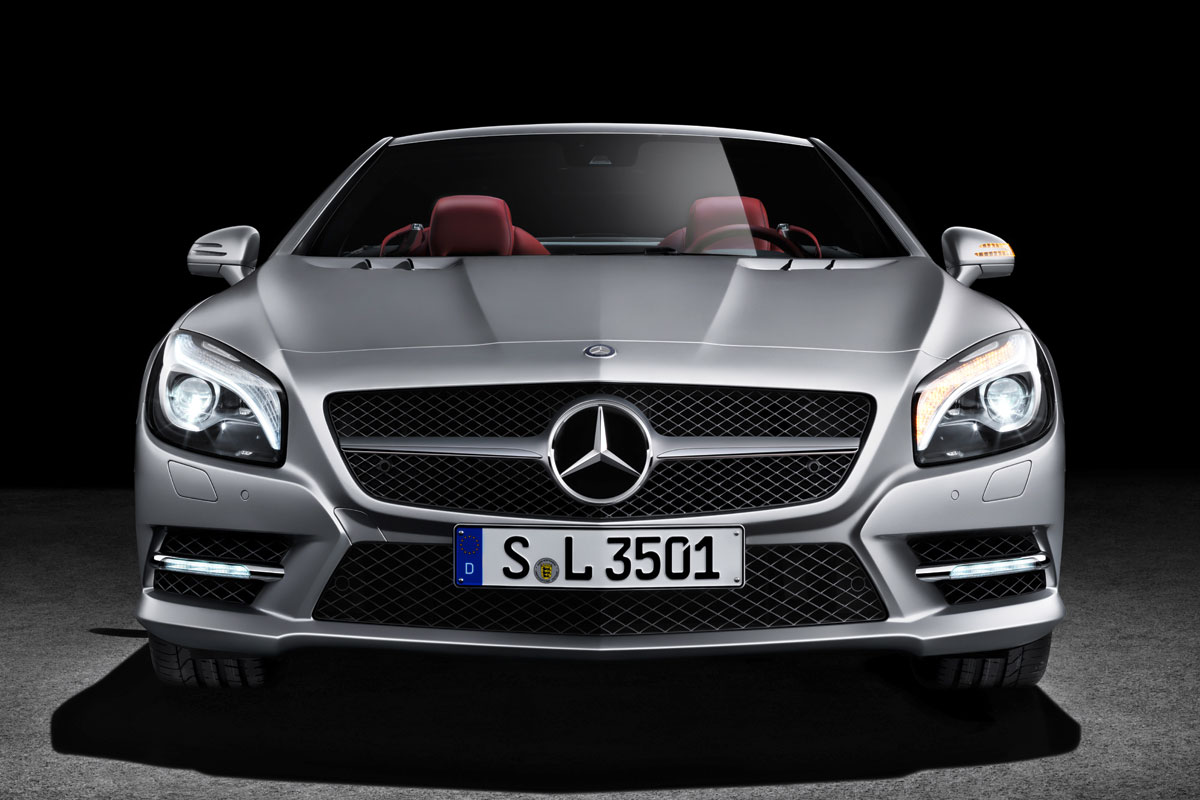 Mercedes-Benz_SL_3r7_3631.jpg