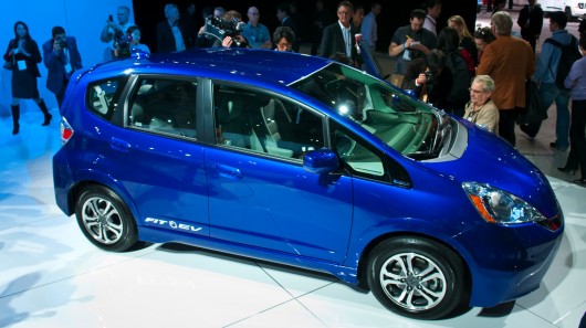 honda-2013-fit-jazz-ev-2.jpg