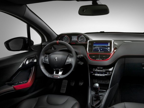 2013-Peugeot-208-GTi-Interior-588x441.jpg