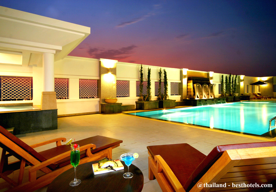 Kantary-Hotel-Ayutthaya-Pool1.jpg