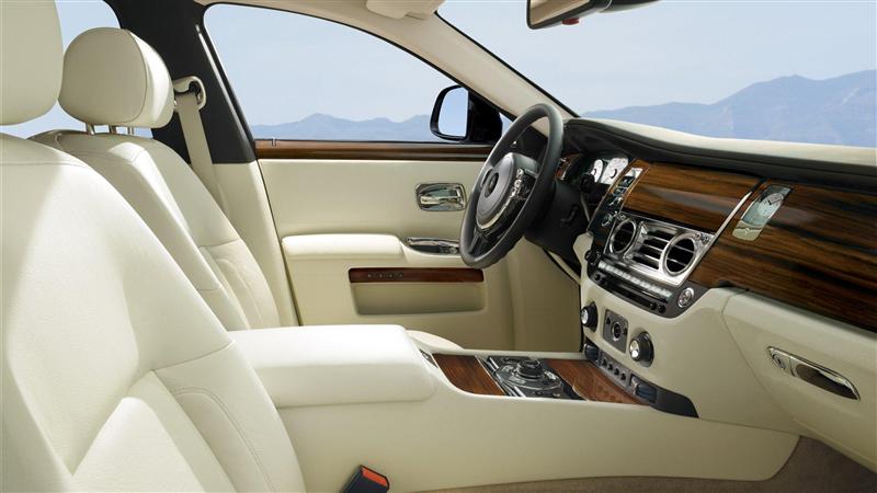 2012-Rolls-Royce-Ghost-Luxury-i09-800.jpg