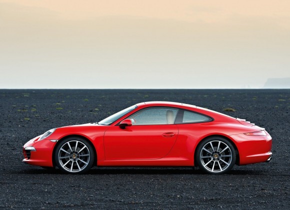 2013-Porsche-911-Carrera-Side-580x420.jpg