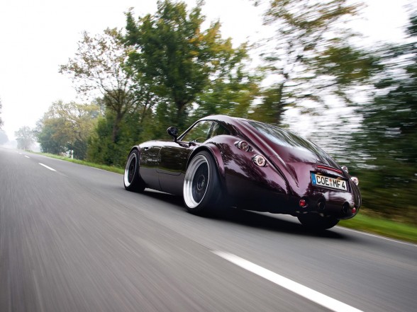 2011-Wiesmann-GT-MF4-Rear-Angle-588x441.jpg