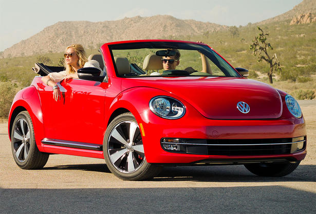 2013-Volkswagen-Beetle-Convertible-1.jpg