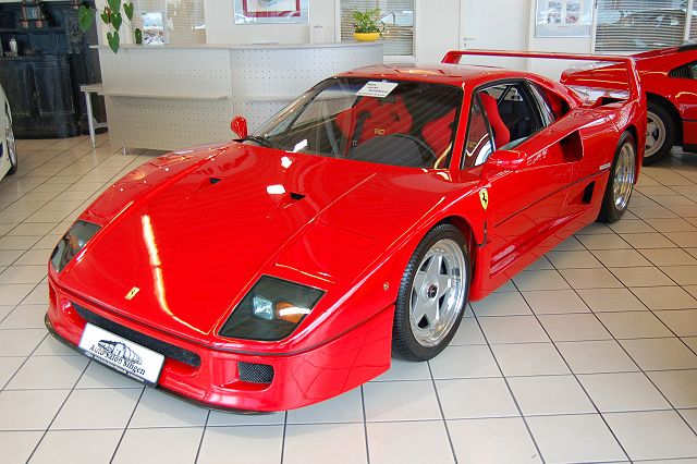 640px-Ferrari_F40_at_Auto_Salon_Singen_Germany_432393386.jpg