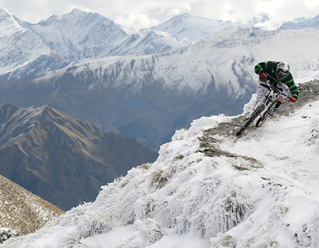 extreme-biking-in-new-zealand-thumb.jpg