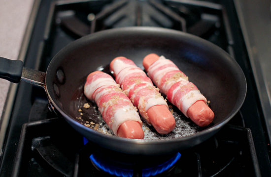 550px-Make-Bacon-Wrapped-Hot-Dogs-Step-5.jpg