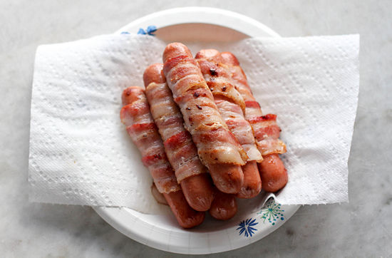 550px-Make-Bacon-Wrapped-Hot-Dogs-Step-7.jpg