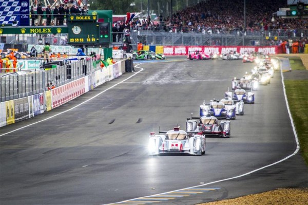 24-HEURES-DU-MANS-2012-DEPART-AUDI-TOYOTA1-600x399.jpg