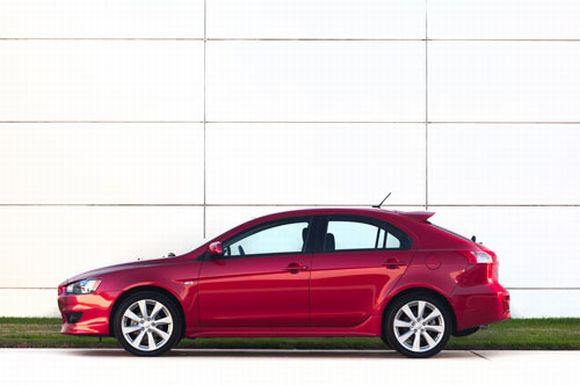 2013-Mitsubishi-Lancer-Sportback.jpg