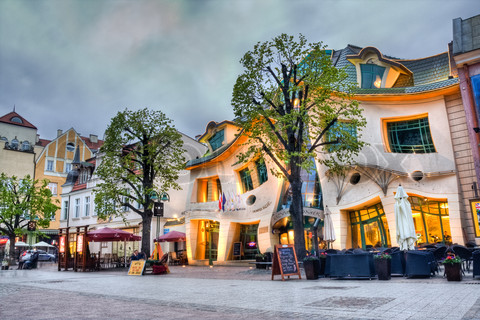 2866842-209280-crooked-house-krzywy-domek-sopot-poland.jpg