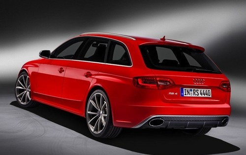 2013-Audi-RS4-Avant-1.jpg