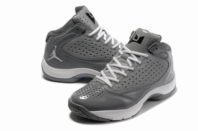 Jordan-Wade-D-Reign-Cool-Grey_1.jpg