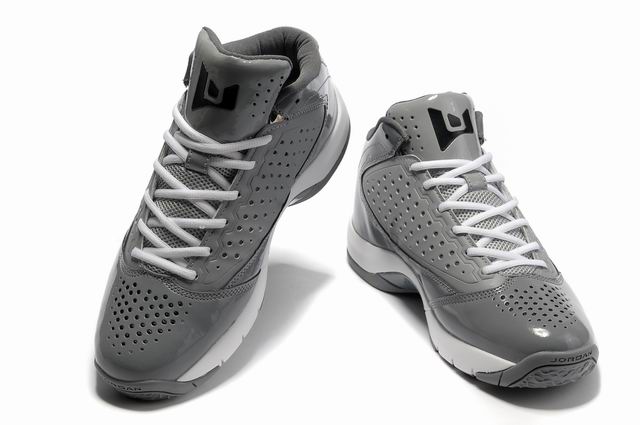 Jordan-Wade-D-Reign-Cool-Grey_2.jpg