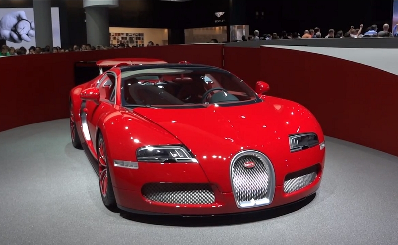 Red-Bugatti-Veyron-3 (1).jpg