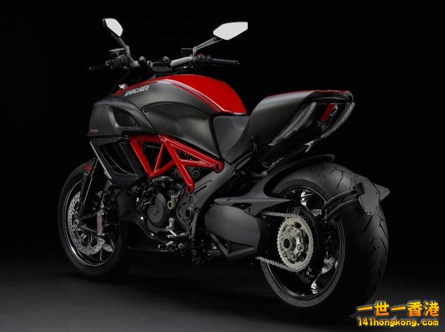 2013-Ducati-Diavel-Carbon-630x471.jpg