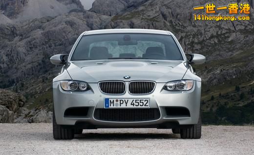 2011-bmw-m3-sedan-photo-498417-s-520x318.jpg