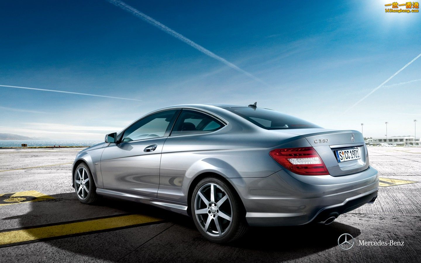 30938-mercedes-benz-c-class-coupe-two-door-coupe-wallpaper.jpg