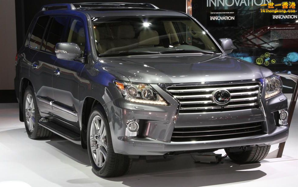 2013-lexus-LX570-front-right-view.jpg