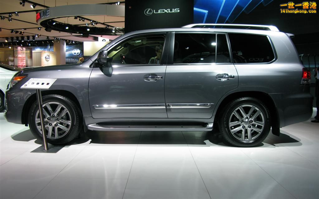 2013-lexus-LX570-left-side-view.jpg