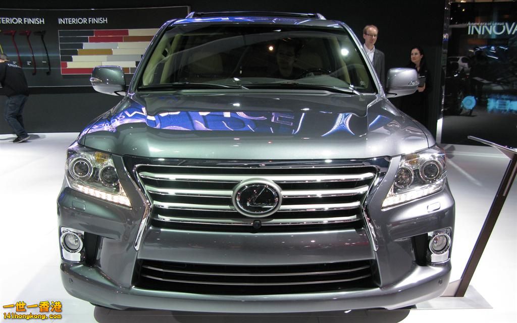 2013-lexus-LX570-front-view.jpg