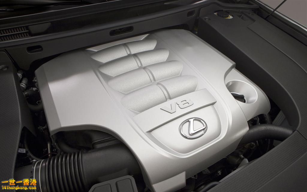 2013-Lexus-LX-570-engine.jpg