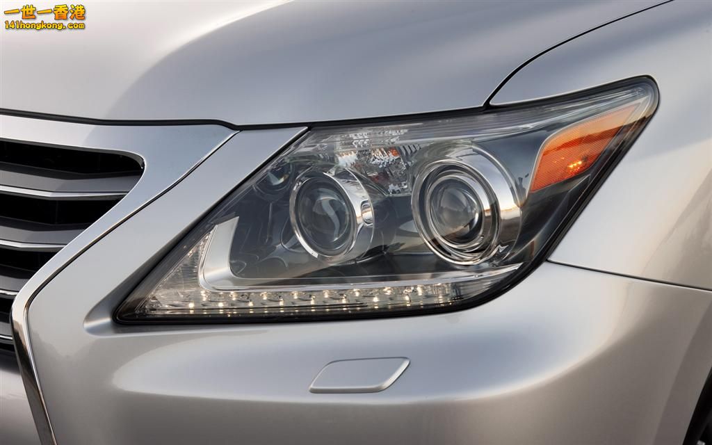 2013-Lexus-LX-570-head-light.jpg