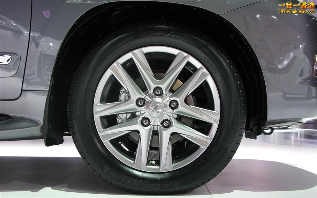 2013-lexus-LX570-wheel.jpg