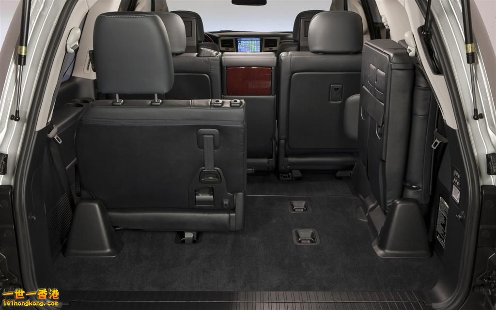 2013-Lexus-LX-570-rear-interior-with-seat-folded.jpg