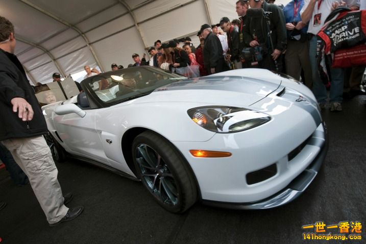 2013_chevrolet_corvette-427_f34_ns_12312_717.jpg