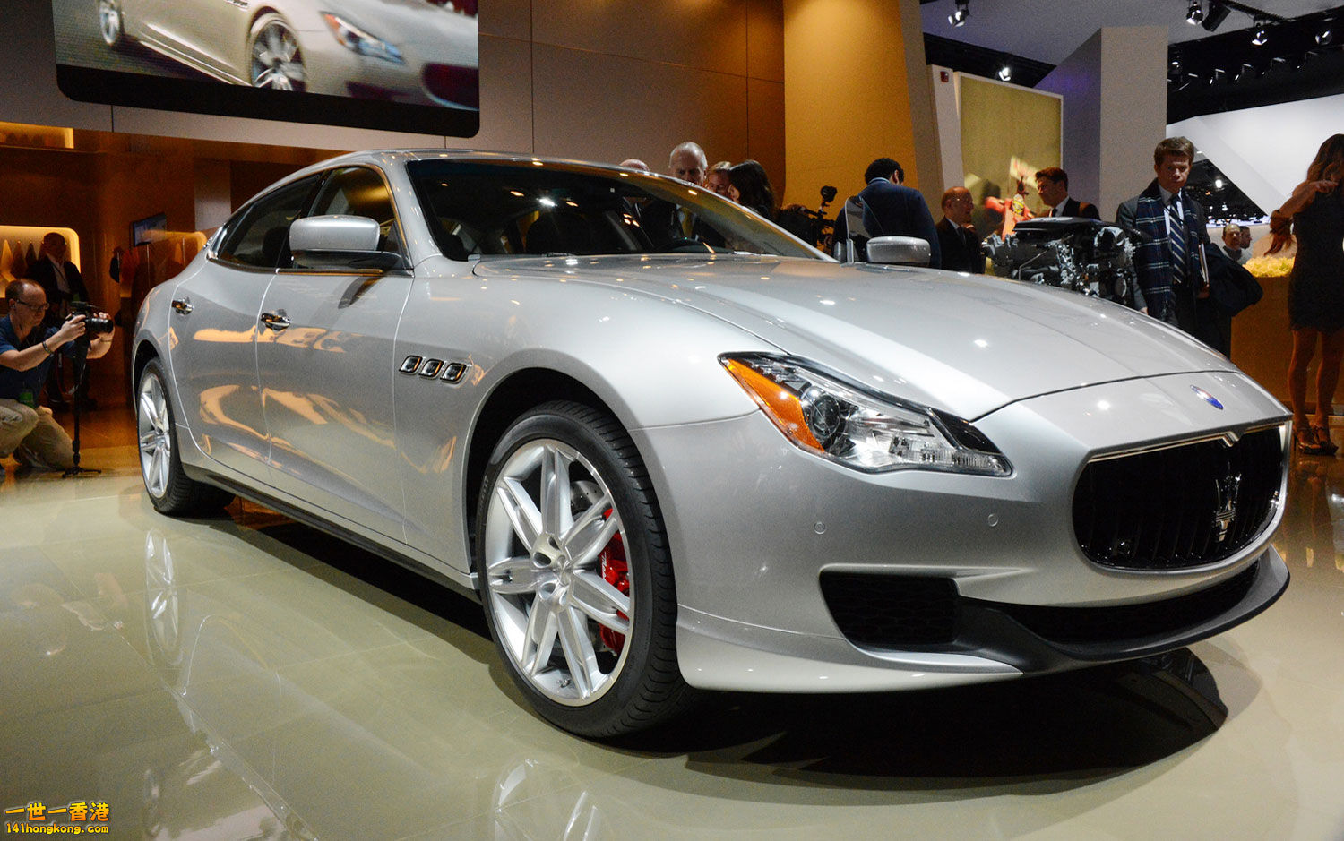 2014-Maserati-Quattroporte-front-three-quarters.jpg