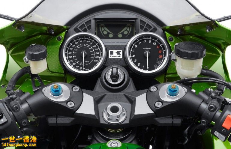 kawasaki-2012-zx14-r-10.jpg