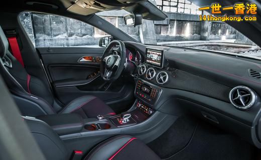 2014-mercedes-benz-cla45-amg-interior-photo-509392-s-520x318.jpg