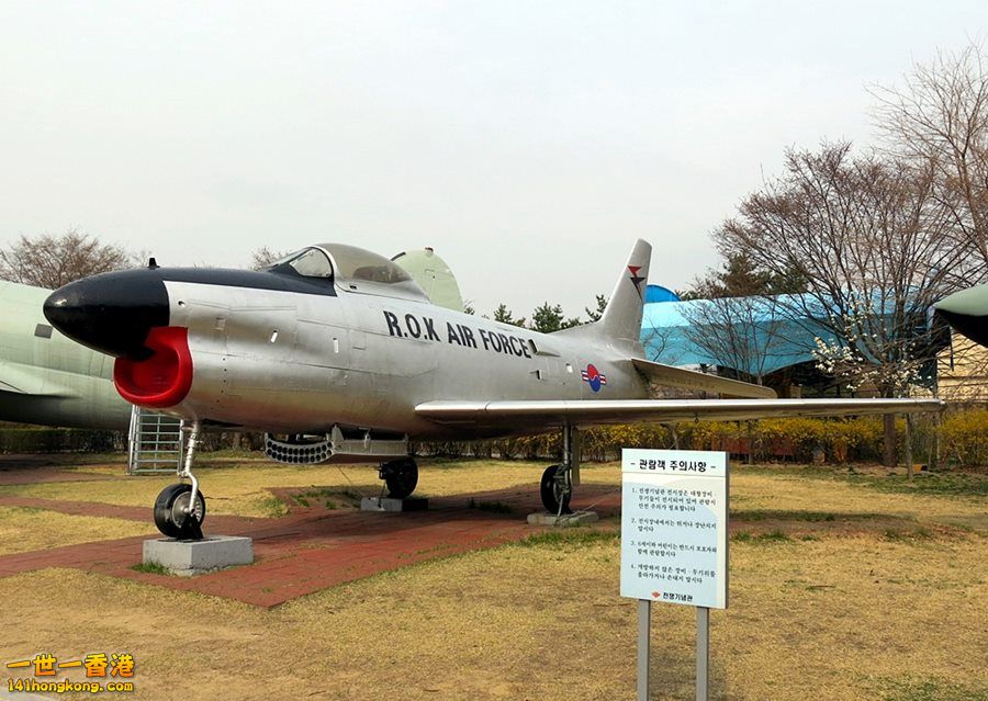 012 F-86D 軍刀犬戰鬥機.JPG