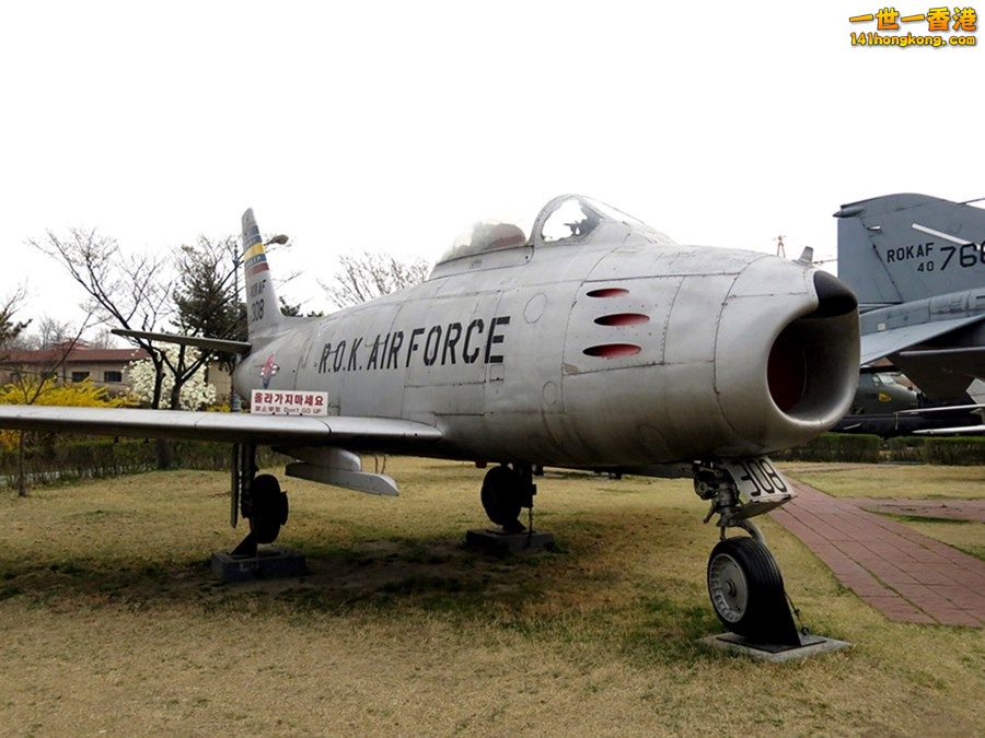 016 F-86F 軍刀戰鬥機.JPG