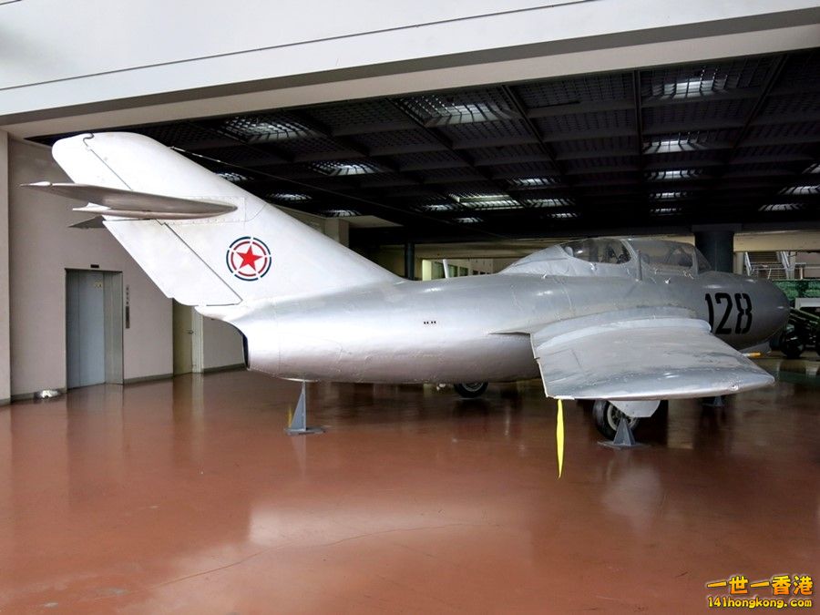 018 MiG15戰鬥機.JPG