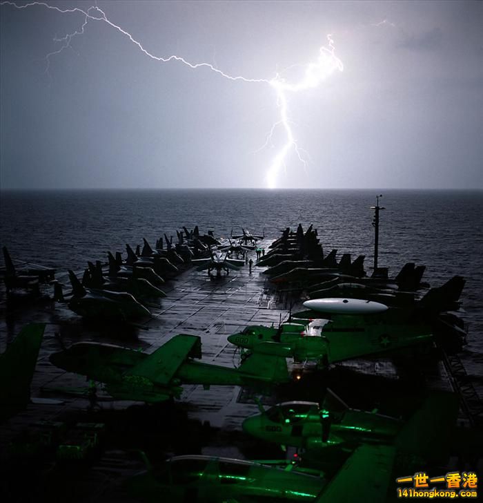 Here Comes the Lightning !  這裡來閃電！   -   3  USS Abraham Lincoln..jpg