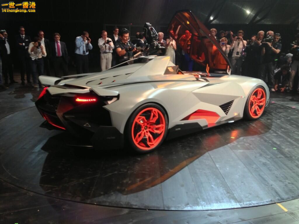 lamborghini-egoista-concept-5.jpg