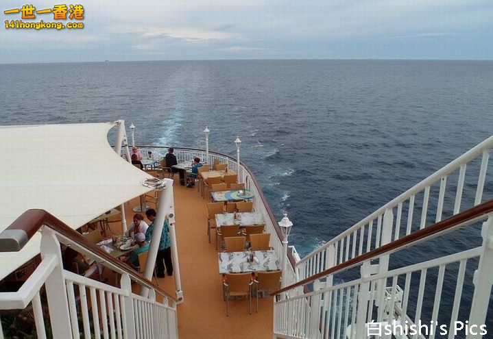 Cruiseship-Sport Deck 13 Overlooking Great Outdoors Bar & Grill.jpg