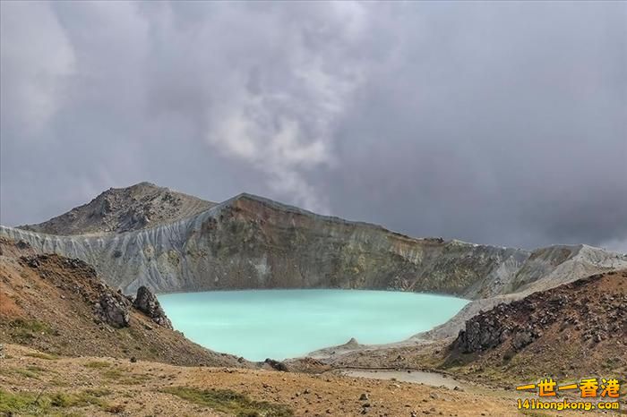 令人驚嘆的火山湖   -   13  Mount Shirane, Japan.jpg