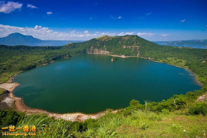 令人驚嘆的火山湖   -   4  Lake Pinatubo, Philippines.jpg