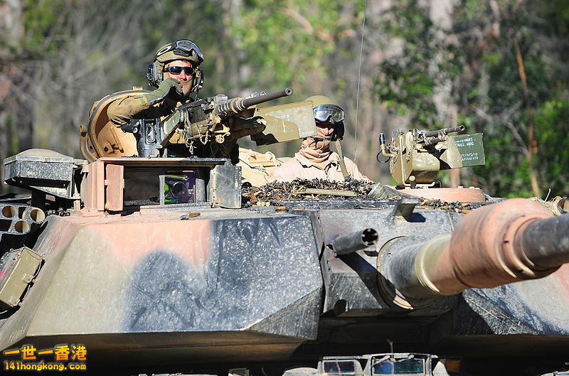 M1A1 in the Australian Army\'s Disruptive Pattern Camouflage, used for ve.jpg