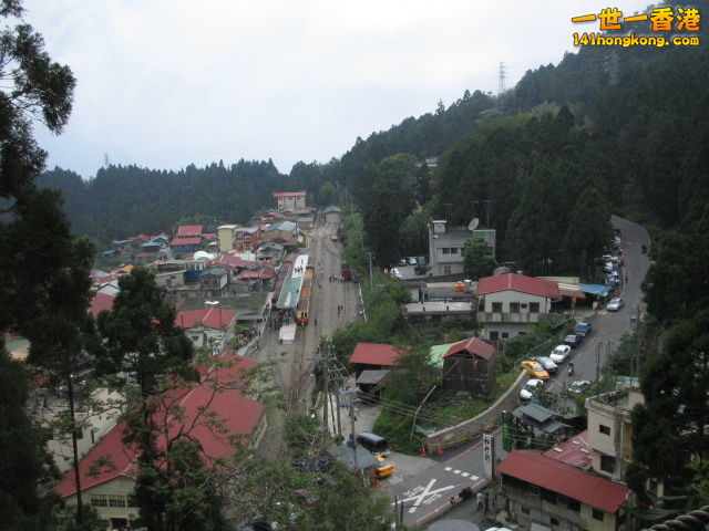 奮起湖車站遠景.jpg