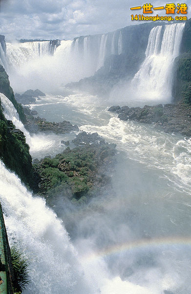 View of Iguazu Falls.jpg