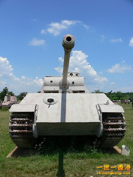 採用下巴式炮盾的豹式G型.jpg
