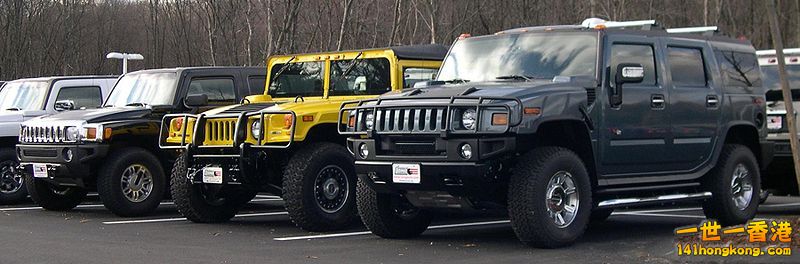 800px-2006_Hummer_H3_H1_and_H2.jpg