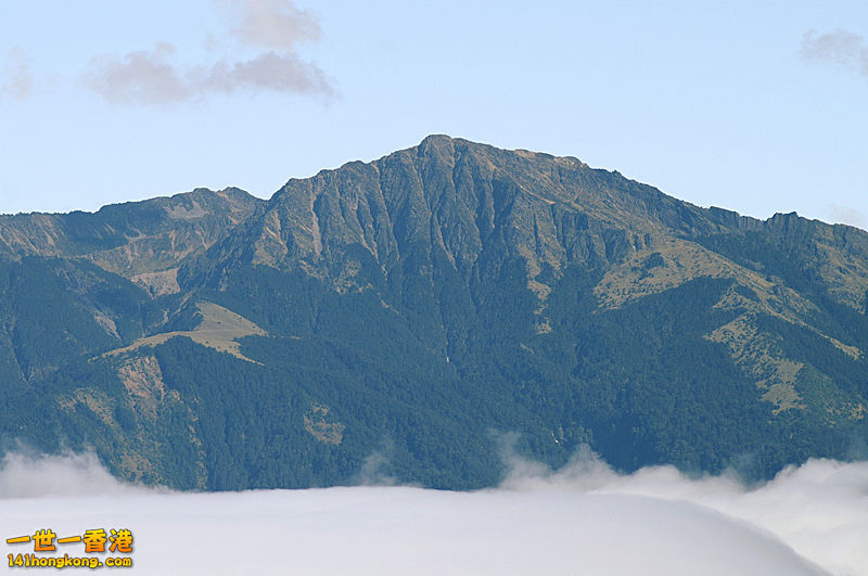 自雪山山脈眺望南湖大山.jpg