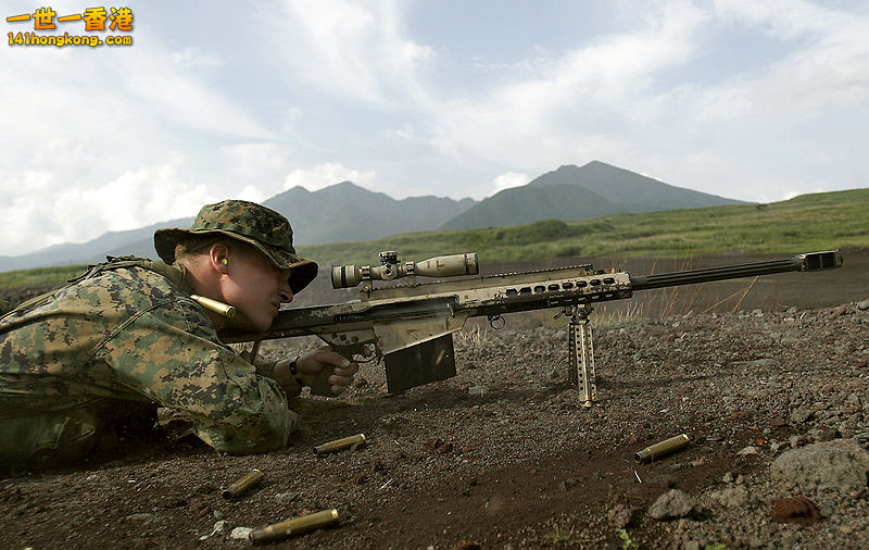 美國海軍陸戰隊使用M82A3 .50口徑半自動長射程狙擊步槍.jpg