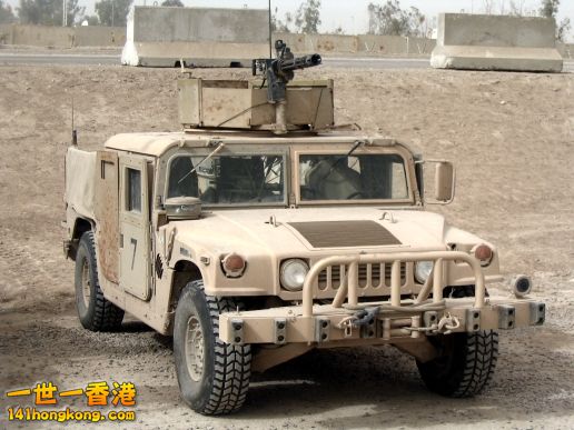 裝有M134六管機槍的HMMWV.jpg