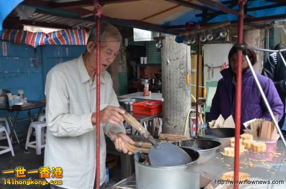 阿伯堅持每天限量供應，造成排隊人潮不斷